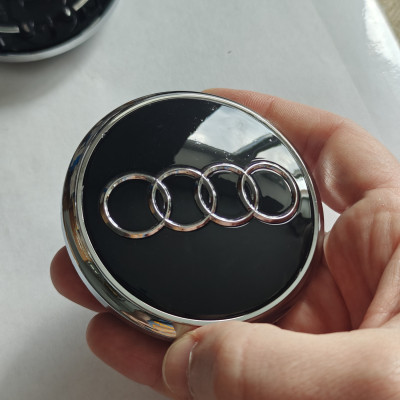 Ковпачки (заглушки) в диски Audi, чорні 69\63мм 4L0 601170